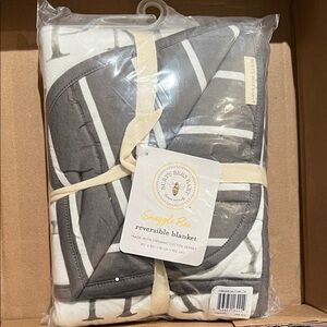 Burt's Bees Snuggle Bee Reversible Blanket - Charcoal and Ivory